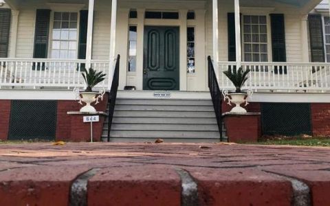 Alabama History Tour Skirts Slavery