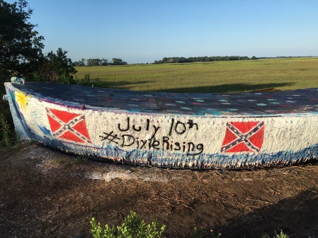 folly-boat-confederate-flag