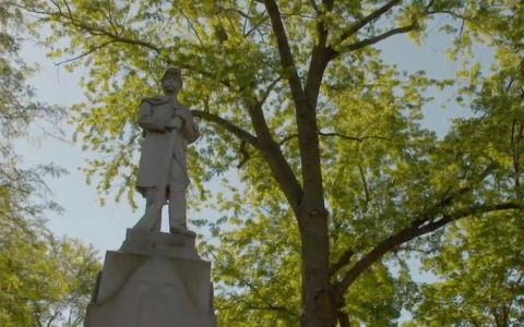 Why Civil War Statues Look the Same