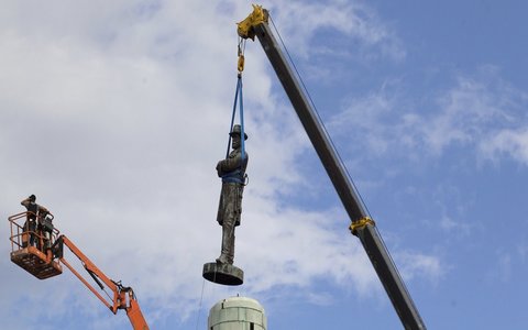 Cities Contextualize Confederate Statues
